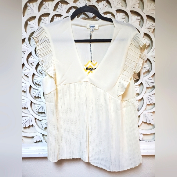 Hayden Tops - Hayden Los Angeles Pleated Cap Sleeve Blouse Cream Large NWT